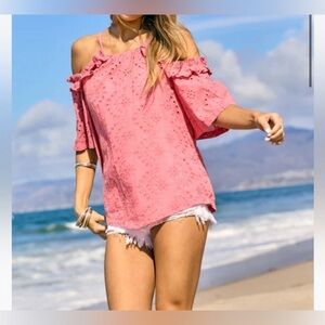 Davi Dani boutique Cold shoulder Ruffle Short Sleeve Crochet eyelet top size L